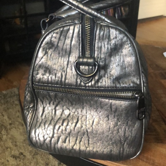 LAST CHANCE 💄 Badgley Mischka One Size Fits All Satchel with dust bag - Picture 6 of 13